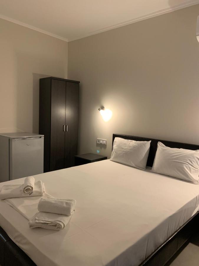 Hotel Banbus Loutra Edipsou  Eksteriør billede