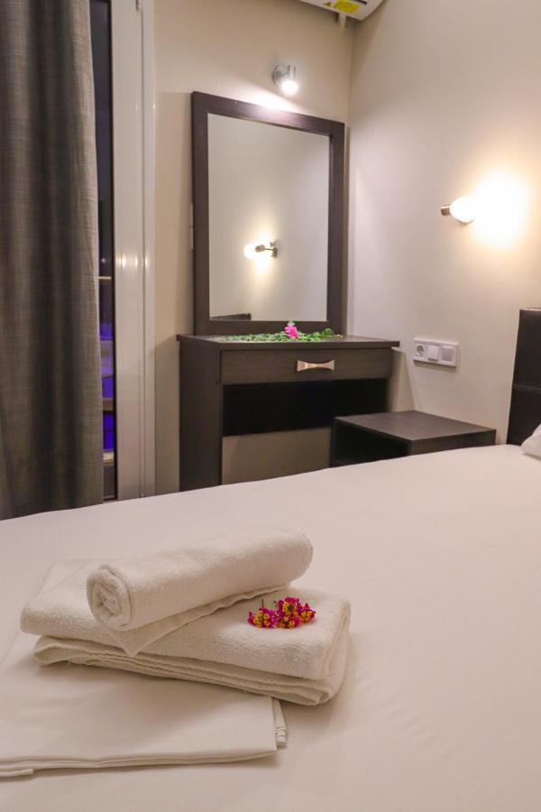 Hotel Banbus Loutra Edipsou  Eksteriør billede